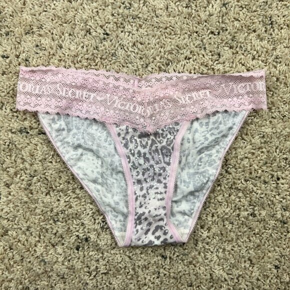 Victorias Secret Low Rise Bikini Pale Pink Cheetah Lace SpellOut Logo XS - Picture 1 of 7